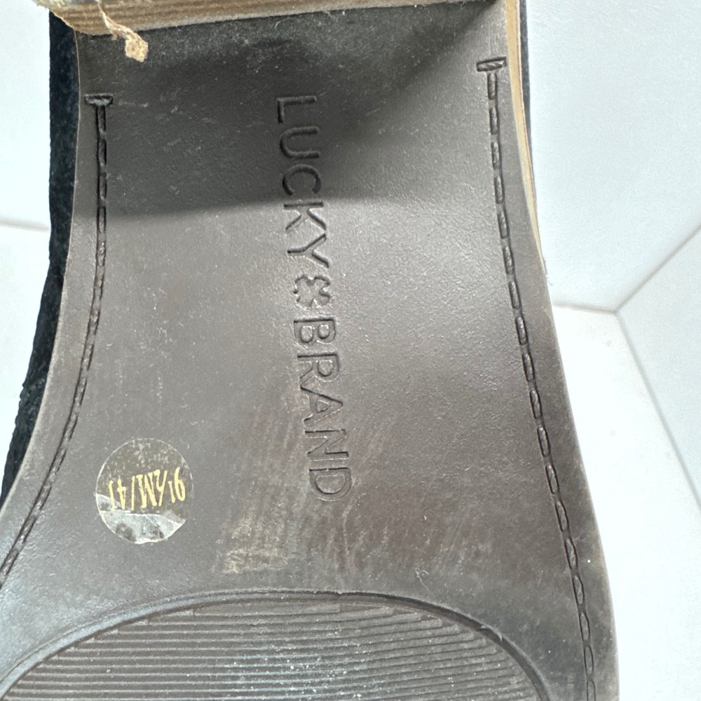 Lucky Brand Women Black Leather V-Cut Pointed Toe Stacked Heel Booties 9.5M - Picture 4 of 5